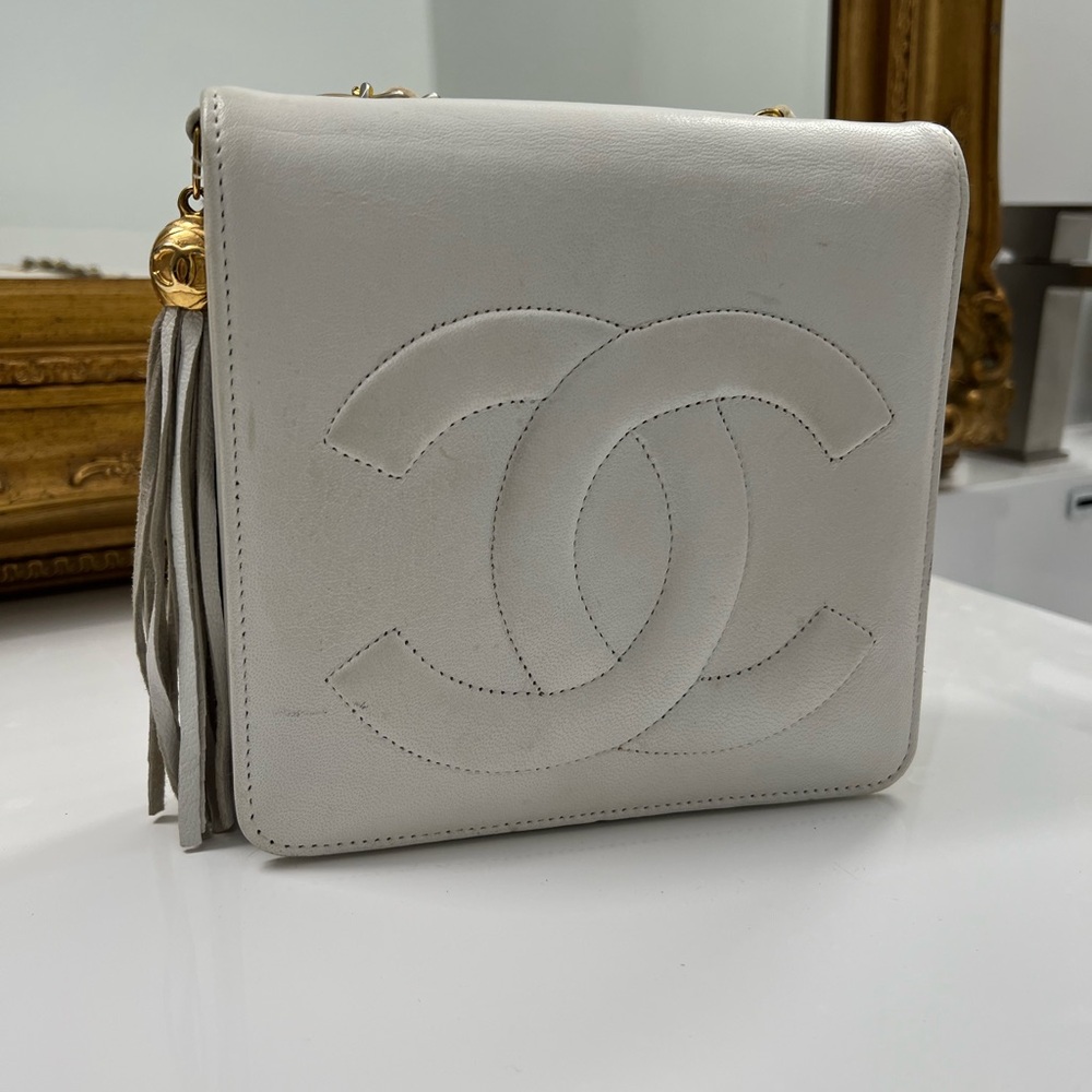 Chanel White Leather Shoulder Bag